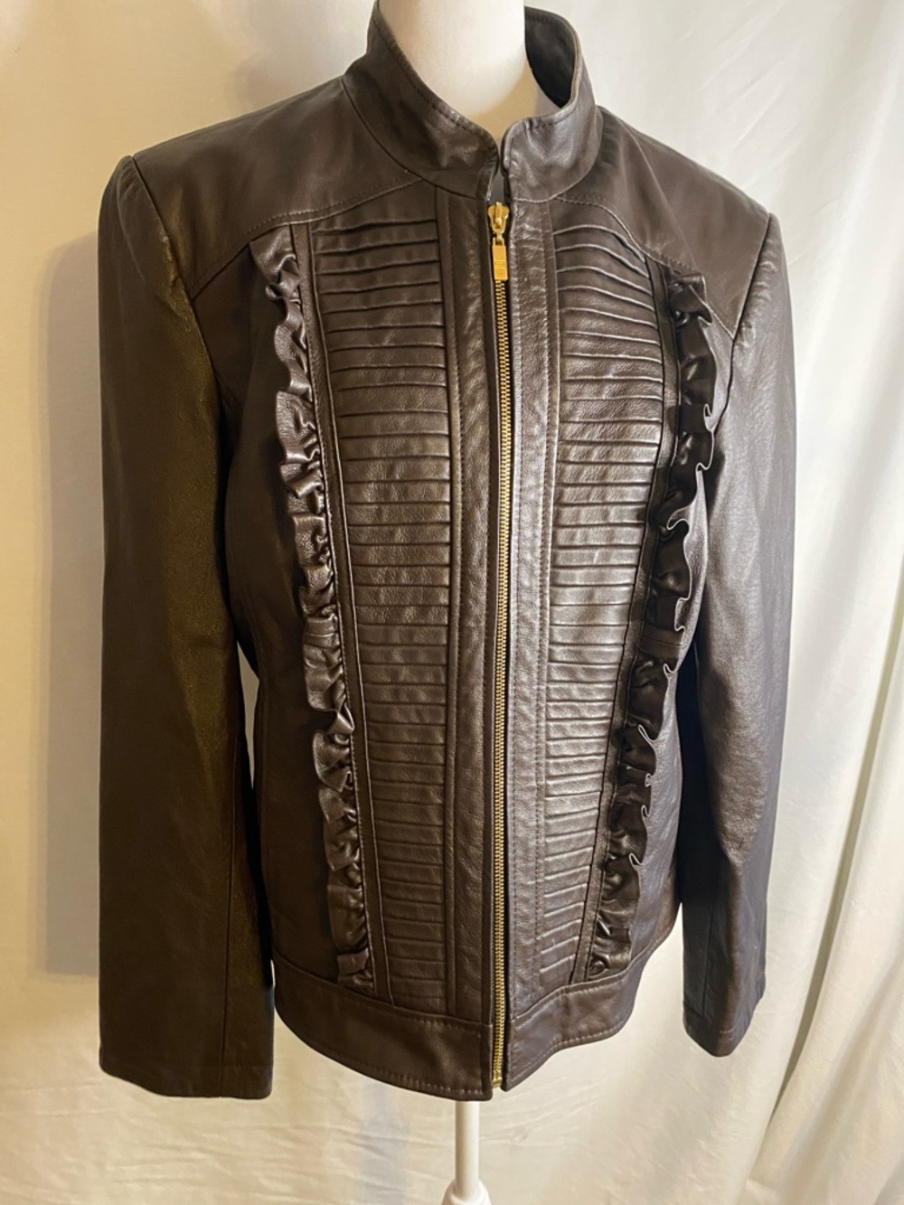 Pamela McCoy Vintage Brown Leather Ruffled jacket large gold tone accents